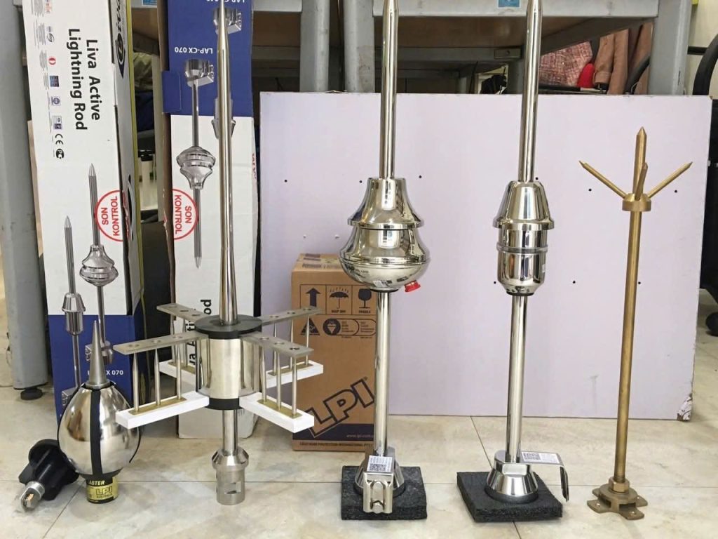 Lắp Đặt Kim Thu Sét Chuyên Nghiệp – Giải Pháp Bảo Vệ An Toàn & Hiệu Quả 2 Lắp đặt kim thu sét - tổng kho chống sét hapi